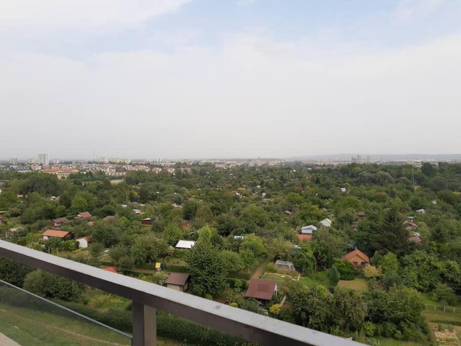 New Apartment Wolynska - Przestronny, Z Widokiem, Czysto, Parking, Balkon 제수프 외부 사진