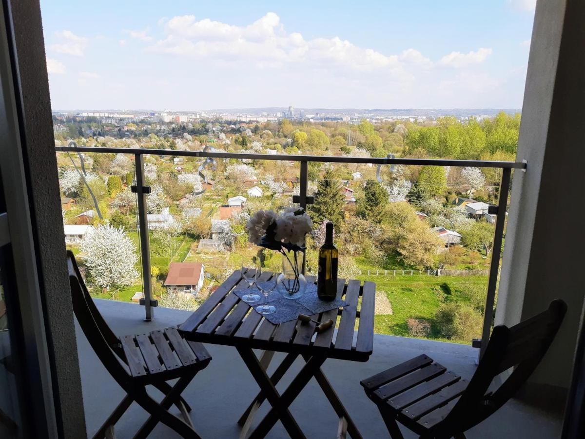 New Apartment Wolynska - Przestronny, Z Widokiem, Czysto, Parking, Balkon 제수프 외부 사진